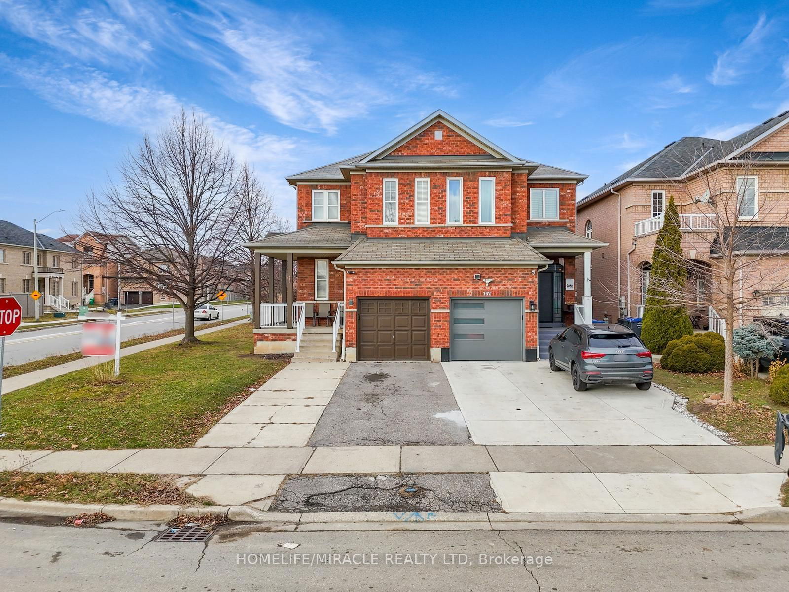 Semi-Detached House for sale at 46 Clementine Drive, Brampton, Bram West, L6Y 5M3 - MLS: W11973360