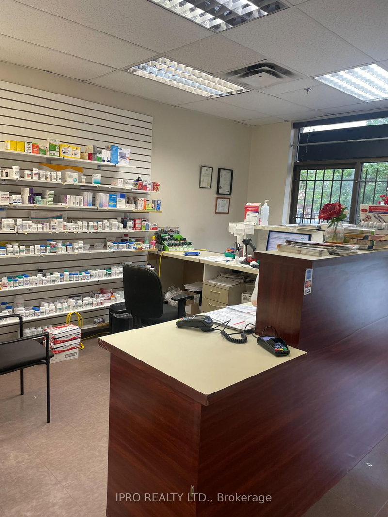 165 Dundas St W, Mississauga, L5B 2N6 | Image 2