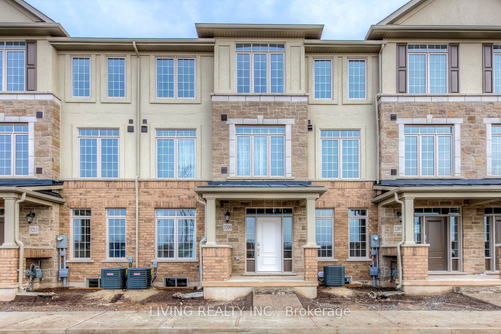 Townhouse for lease at 3209 William Coltson Avenue, Oakville, Rural Oakville, L6H 0X1 - MLS: W11973426