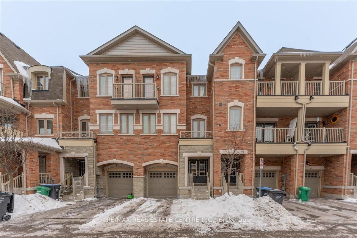 Townhouse for sale at 7 Shiff Crescent, Brampton, Heart Lake East, L6Z 0B4 - MLS: W11973481