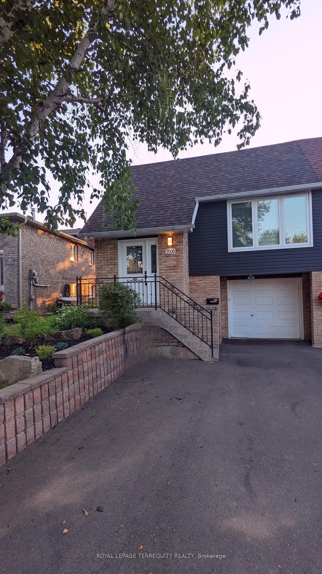 Semi-Detached House for lease at 2508 Cobbinshaw Circle, Mississauga, Meadowvale, L5N 2G3 - MLS: W11973697