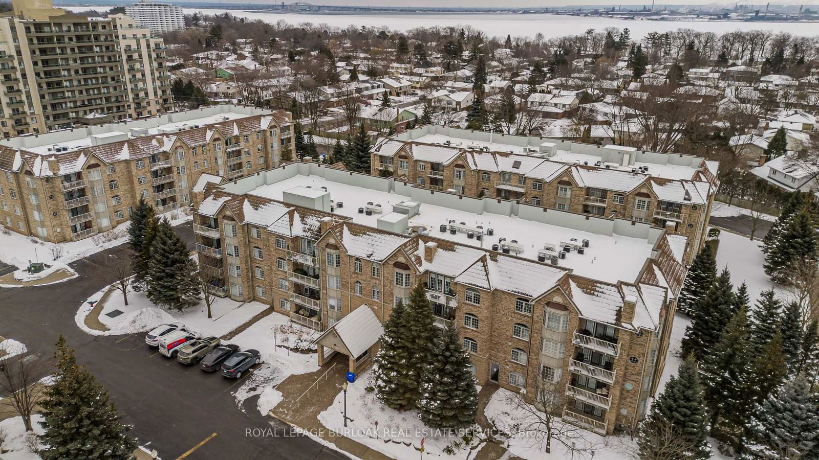 Condo sold at 202-216D Plains Road, Burlington, Bayview, L7T 4K8 - MLS: W11974042