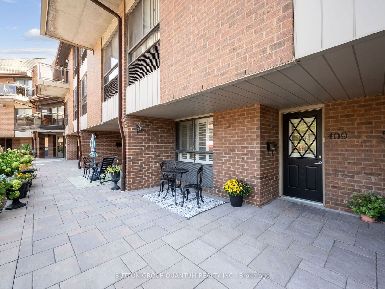 Townhouse for sale at 409-1000 Cedarglen Gate, Mississauga, Erindale, L5C 3Z5 - MLS: W11974097