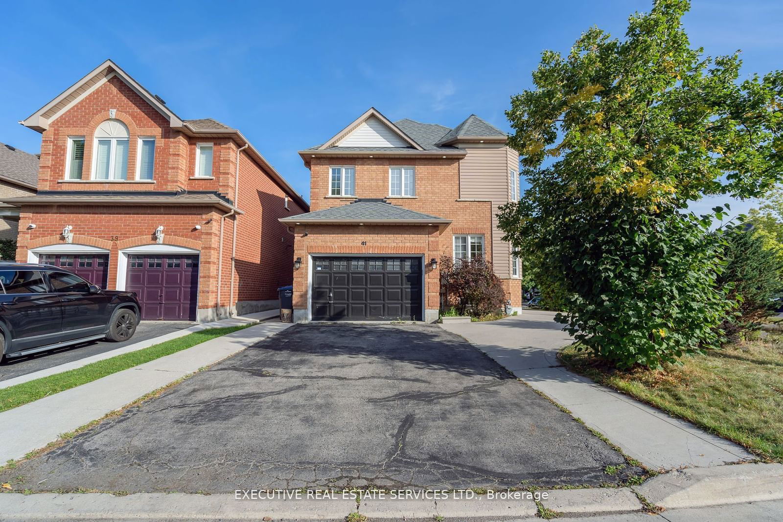 Detached House for sale at 41 Fallstar Crescent, Brampton, Fletcher's Meadow, L7A 2J6 - MLS: W11974211