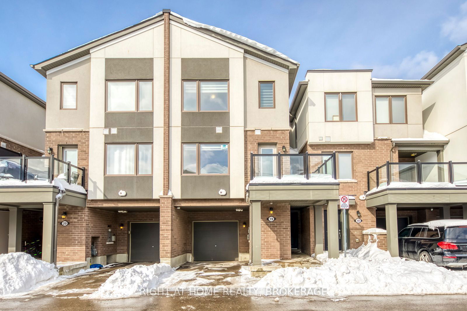 Townhouse for sale at 19-1125 Leger Way, Milton, 1032 - FO Ford, L9E 1N7 - MLS: W11974241