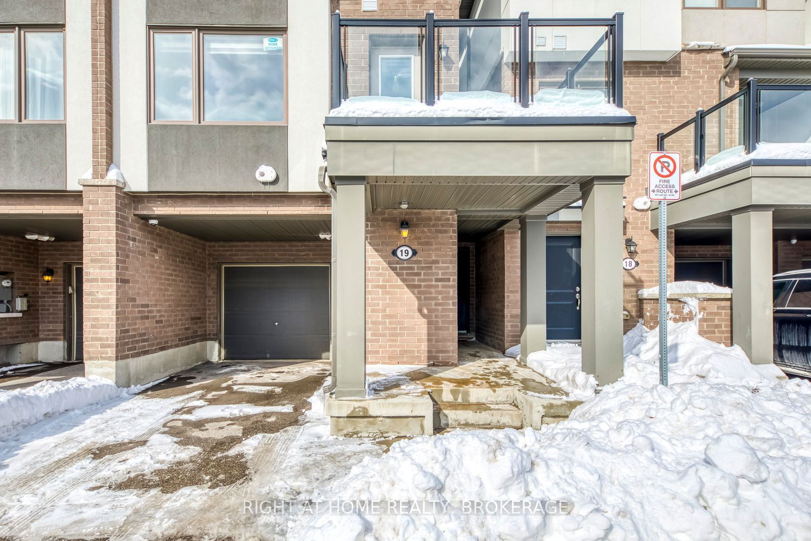 Townhouse for sale at 19-1125 Leger Way, Milton, 1032 - FO Ford, L9E 1N7 - MLS: W11974241