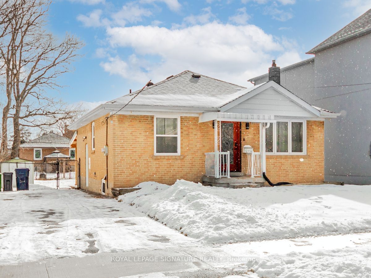 Detached House sold at 7 June Avenue, Toronto, Downsview-Roding-CFB, M3L 1B7 - MLS: W11974406