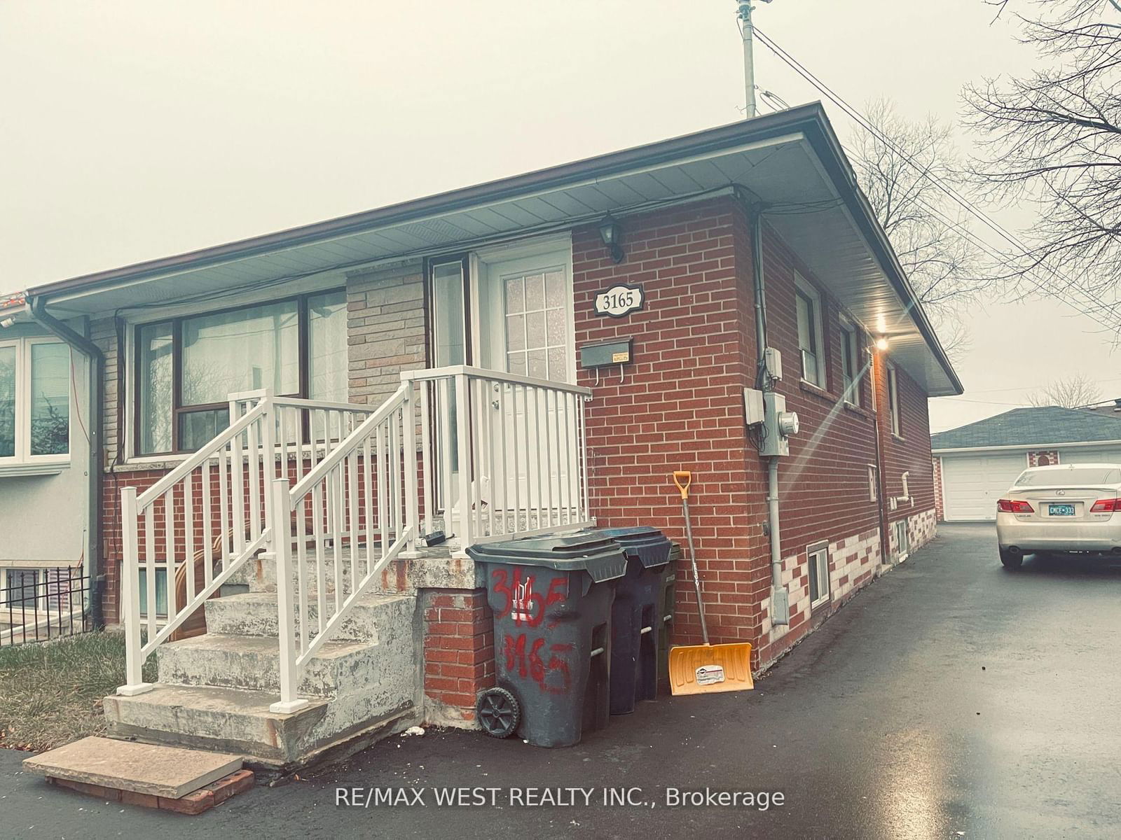 Semi-Detached House leased at Upper-3165 Weston Road, Toronto, Humbermede, M9M 2T4 - MLS: W11974425