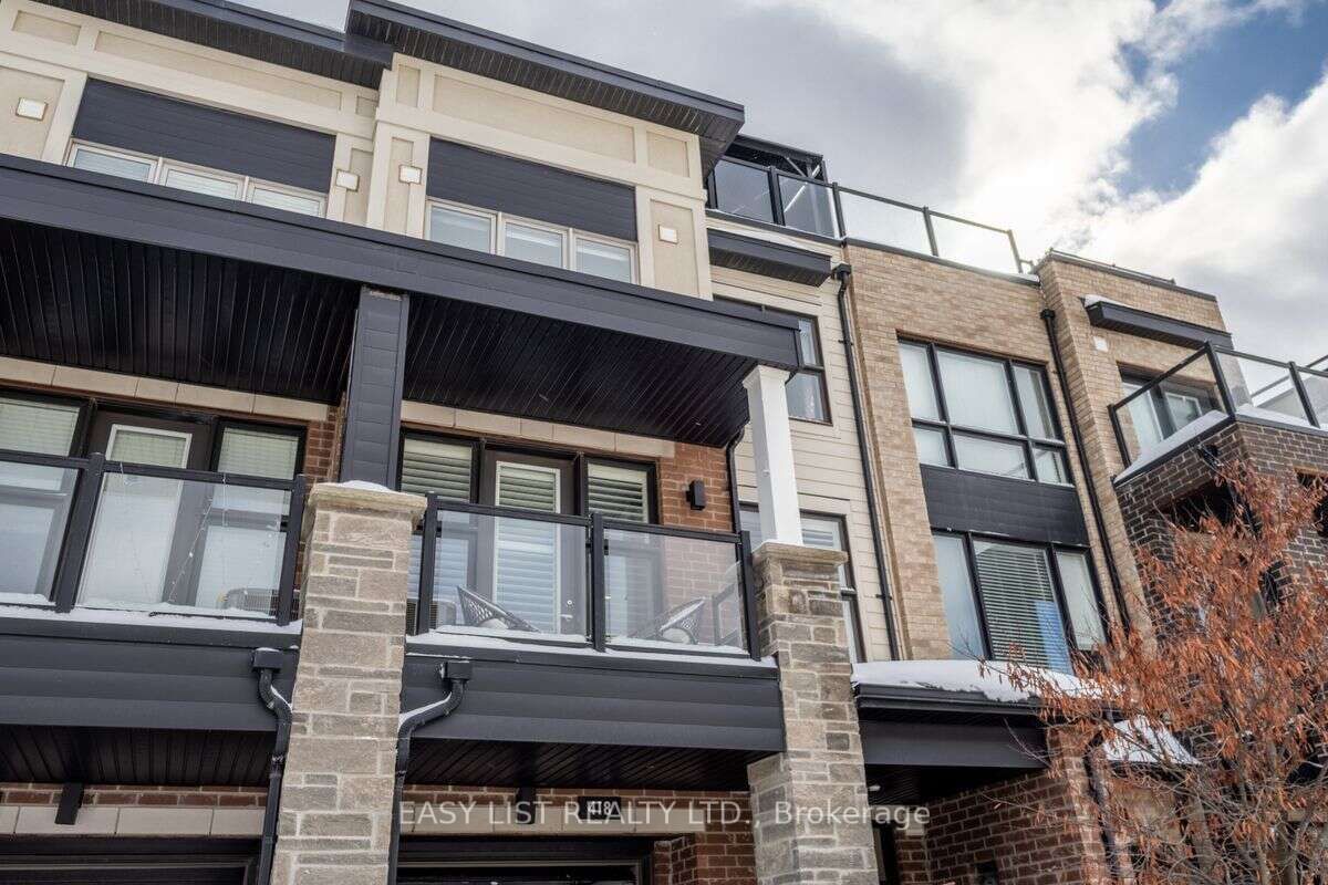 Townhouse for sale at 418 Athabasca Common, Oakville, Rural Oakville, L6H 0R6 - MLS: W11974484