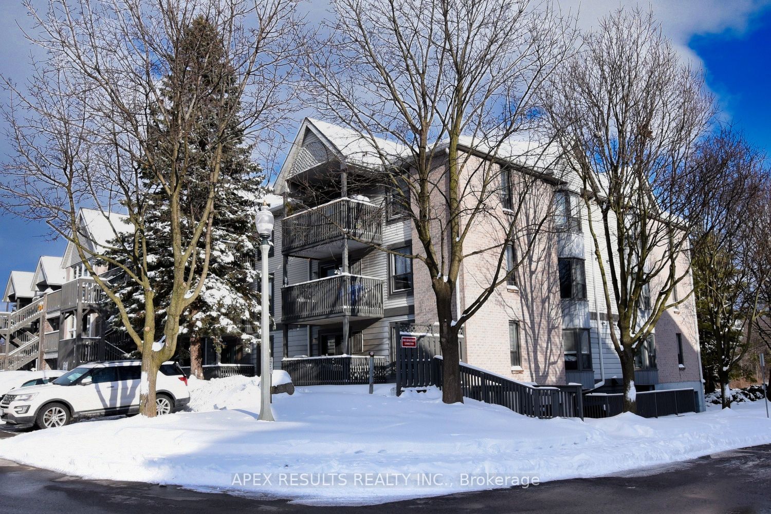 Condo for sale at 212-2020 Cleaver Avenue, Burlington, Headon, L7M 4C2 - MLS: W11974694