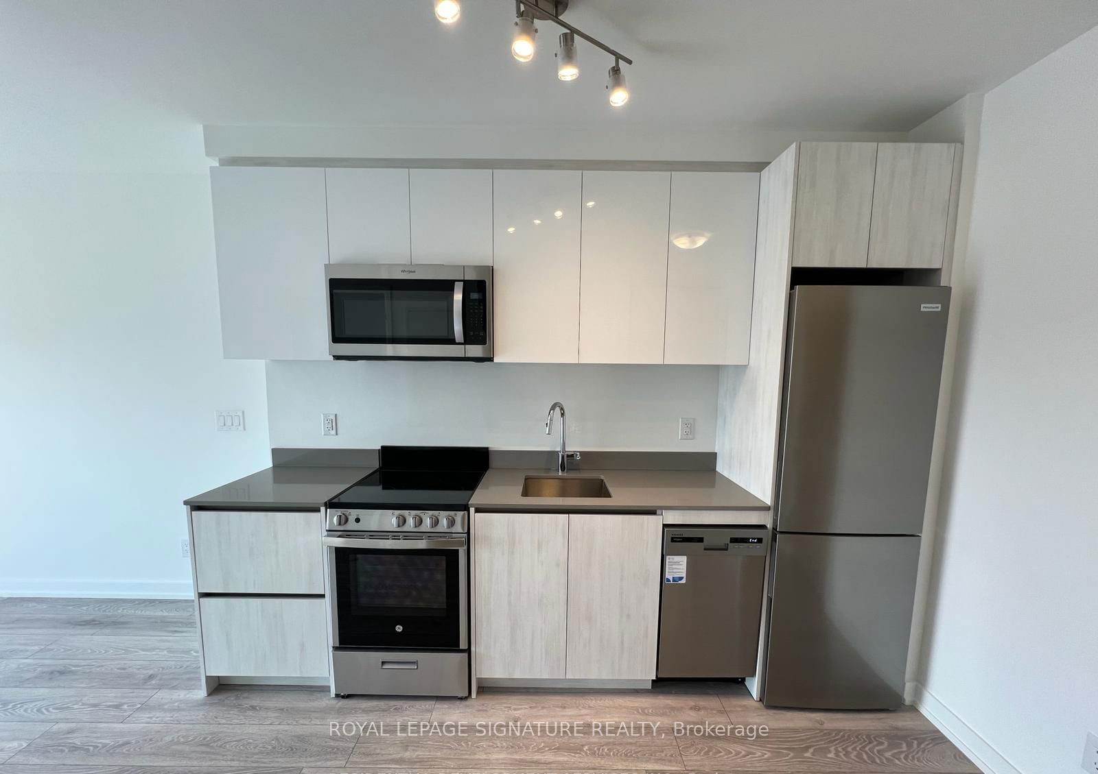 Condo for lease at 1117-3100 Keele Street, Toronto, Downsview-Roding-CFB, M3M 0E1 - MLS: W11974712