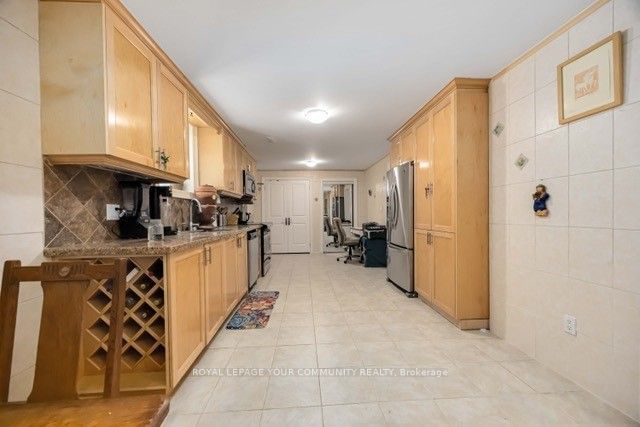 Detached House for lease at LOWER-414 Harvie Avenue, Toronto, Caledonia-Fairbank, M6E 4L8 - MLS: W11974798