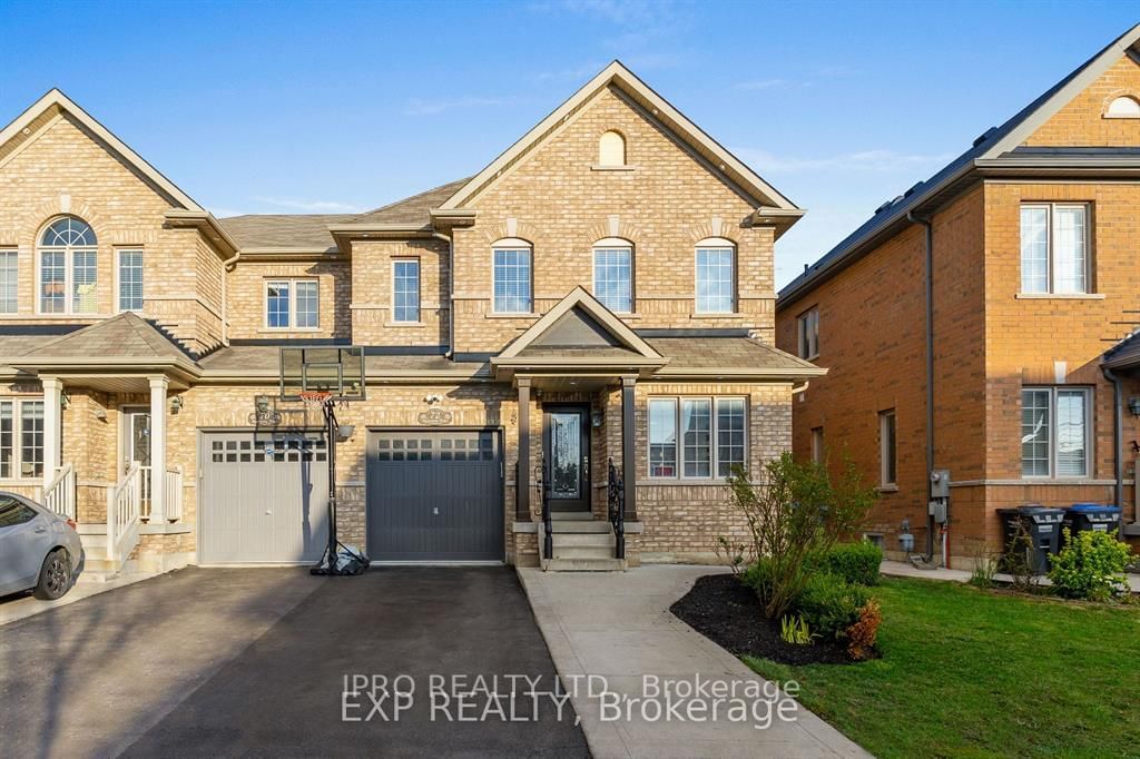 Semi-Detached House for lease at 72 Natronia Trail, Brampton, Bram East, L6P 3N8 - MLS: W11974825