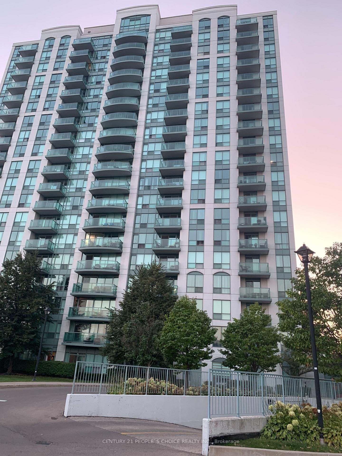 Condo for lease at 1903-4850 Glen Erin Drive, Mississauga, Central Erin Mills, L5M 7S1 - MLS: W11975082