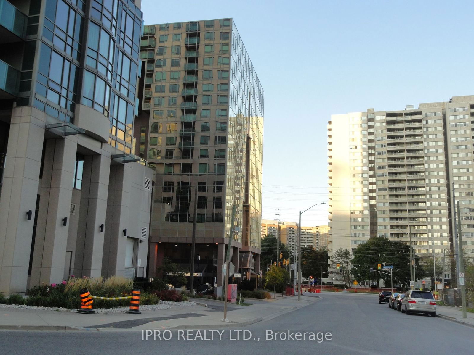 Condo for lease at 3702-208 Enfield Place, Mississauga, City Centre, L5B 0G8 - MLS: W11975099