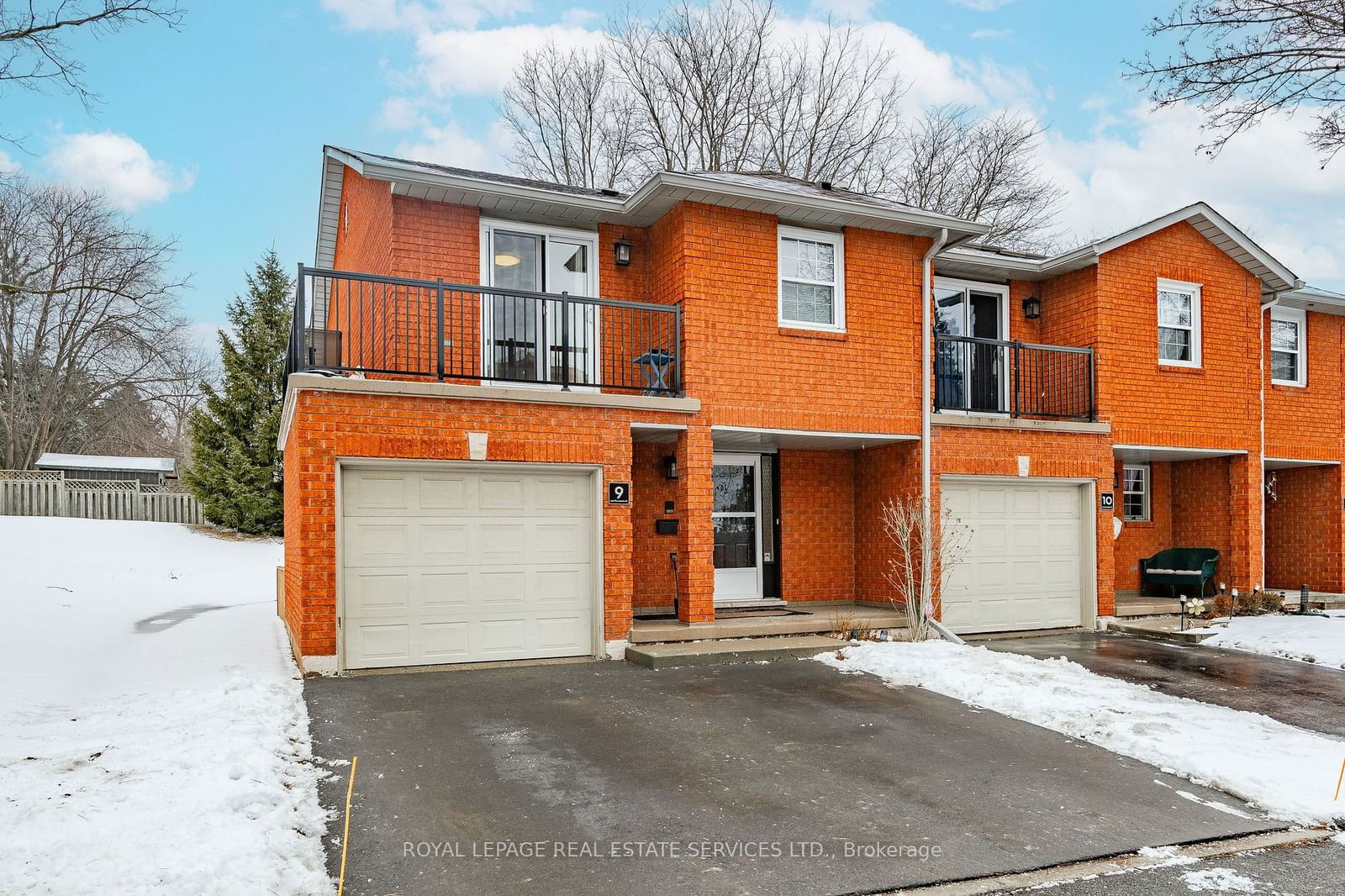 Townhouse for sale at #9-3125 Pinemeadow Drive, Burlington, Headon, L7M 3T7 - MLS: W11975244