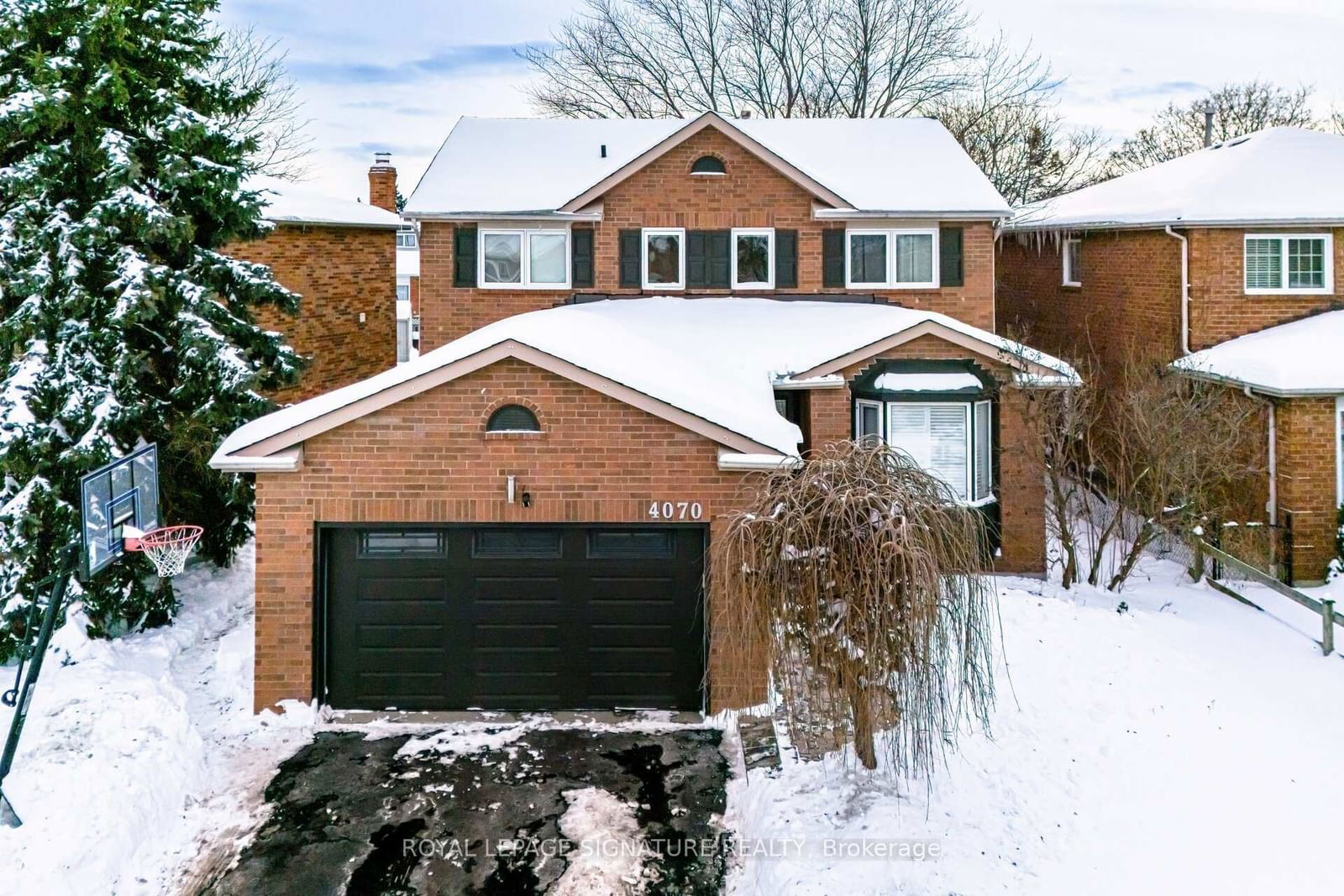 Detached House sold at 4070 Renfrew Crescent, Mississauga, Erin Mills, L5L 4J8 - MLS: W11975358