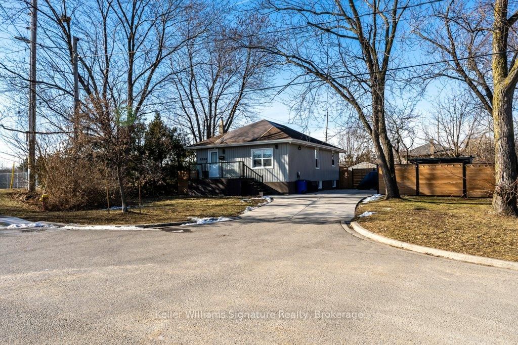 Detached House for sale at 1233 Coric Avenue, Burlington, Freeman, L7R 3S4 - MLS: W11975410