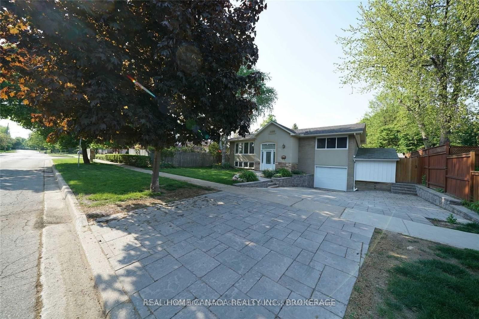 Detached House for lease at 1195 Holton Heights Drive, Oakville, Iroquois Ridge South, L6H 2E6 - MLS: W11975556