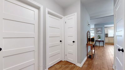 1007 Earl Cres, Burlington - LaSalle image-0-4
