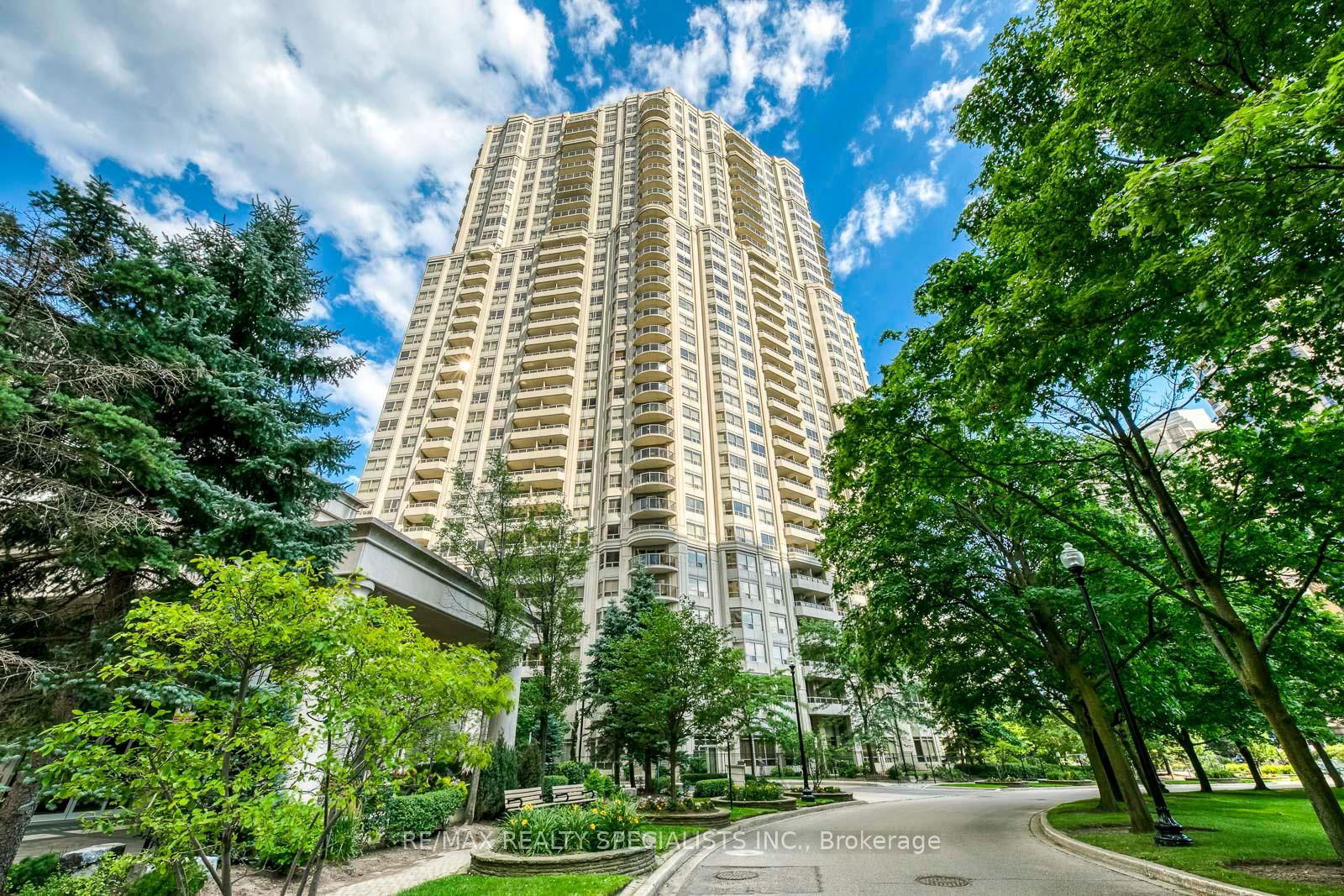 Condo for sale at 1127-25 Kingsbridge Garden Circle, Mississauga, Hurontario, L5R 4B1 - MLS: W11975958