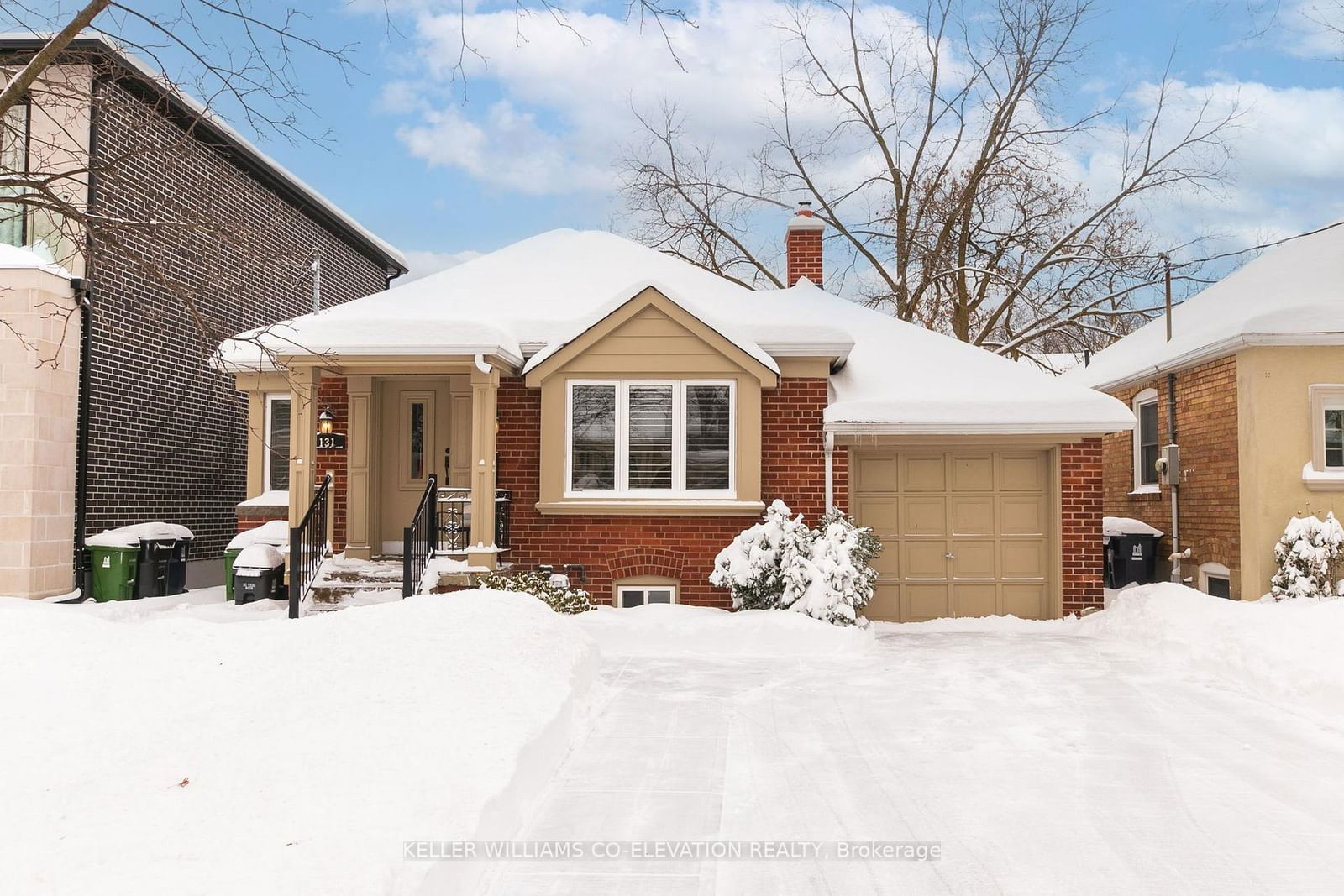 Detached House for sale at 131 Meadowvale Drive, Toronto, Stonegate-Queensway, M8Z 3K2 - MLS: W11976064