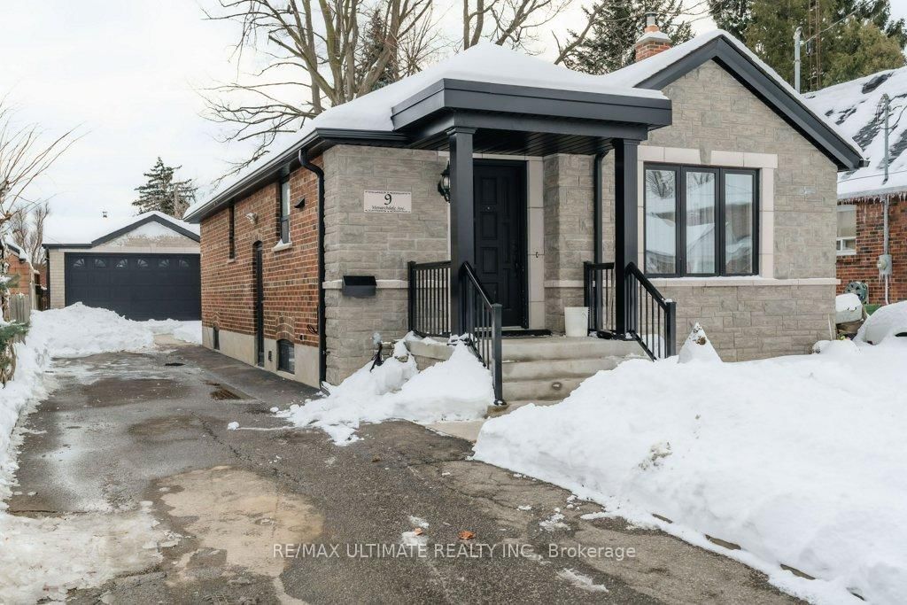 Detached House sold at 9 Monarchdale Avenue, Toronto, Brookhaven-Amesbury, M6M 2S6 - MLS: W11976161