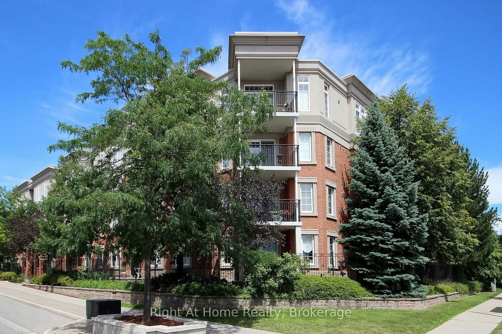 Condo for sale at 204-2301 Parkhaven Boulevard, Oakville, RO River Oaks, L6H 6V6 - MLS: W11976169