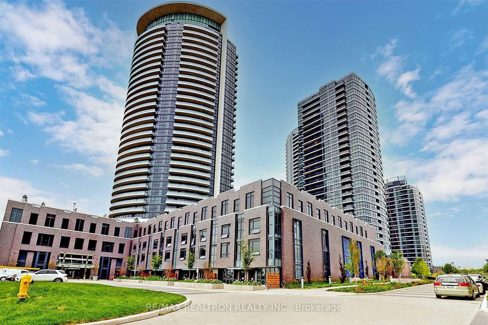 Condo for lease at 2002-30 Gibbs Road, Toronto, Islington-City Centre West, M9B 0E4 - MLS: W11976444