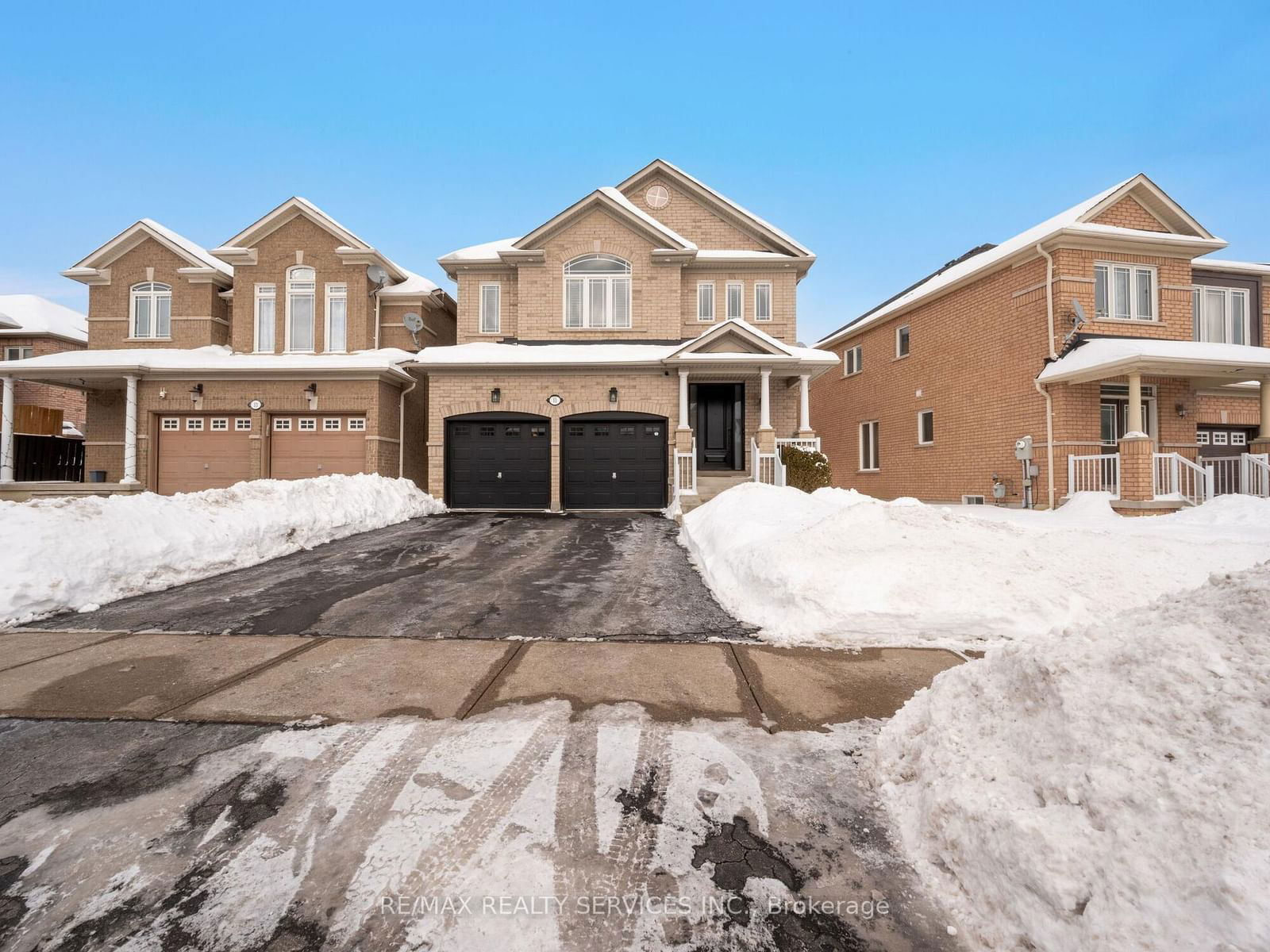 Detached House for sale at 11 Ansbury Drive, Brampton, Fletcher's Meadow, L7A 3S8 - MLS: W11976458