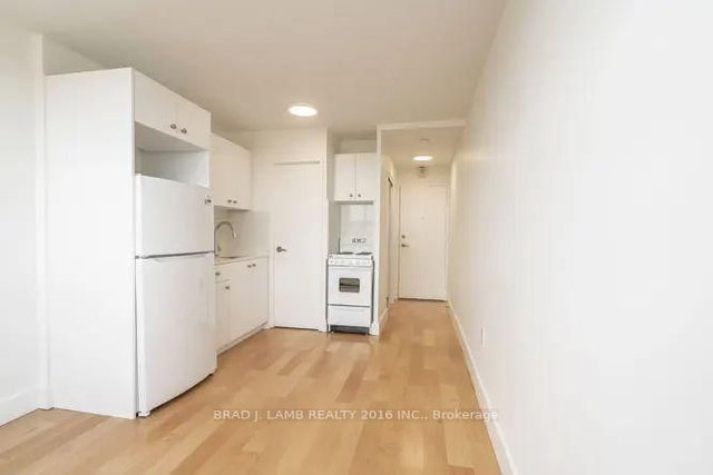 715 - 730 St Clarens Avenue E