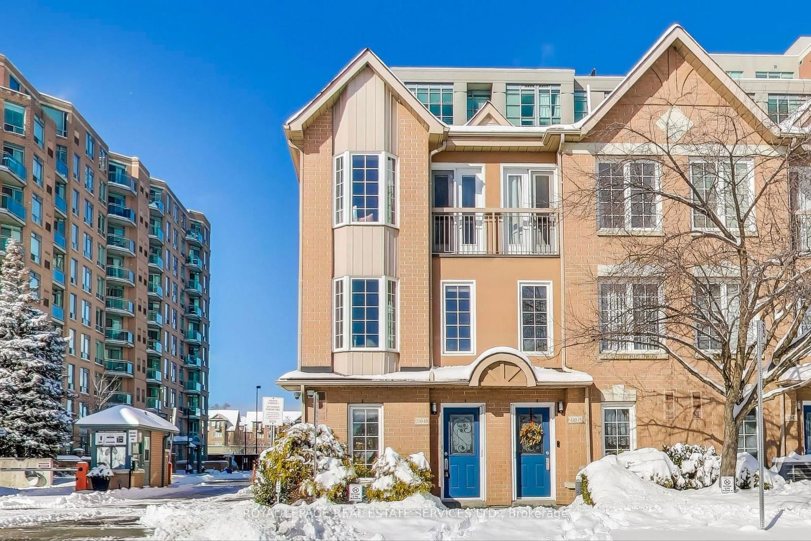 Townhouse sold at 10-210 Manitoba Street, Toronto, Mimico, M8Y 4G7 - MLS: W11976597