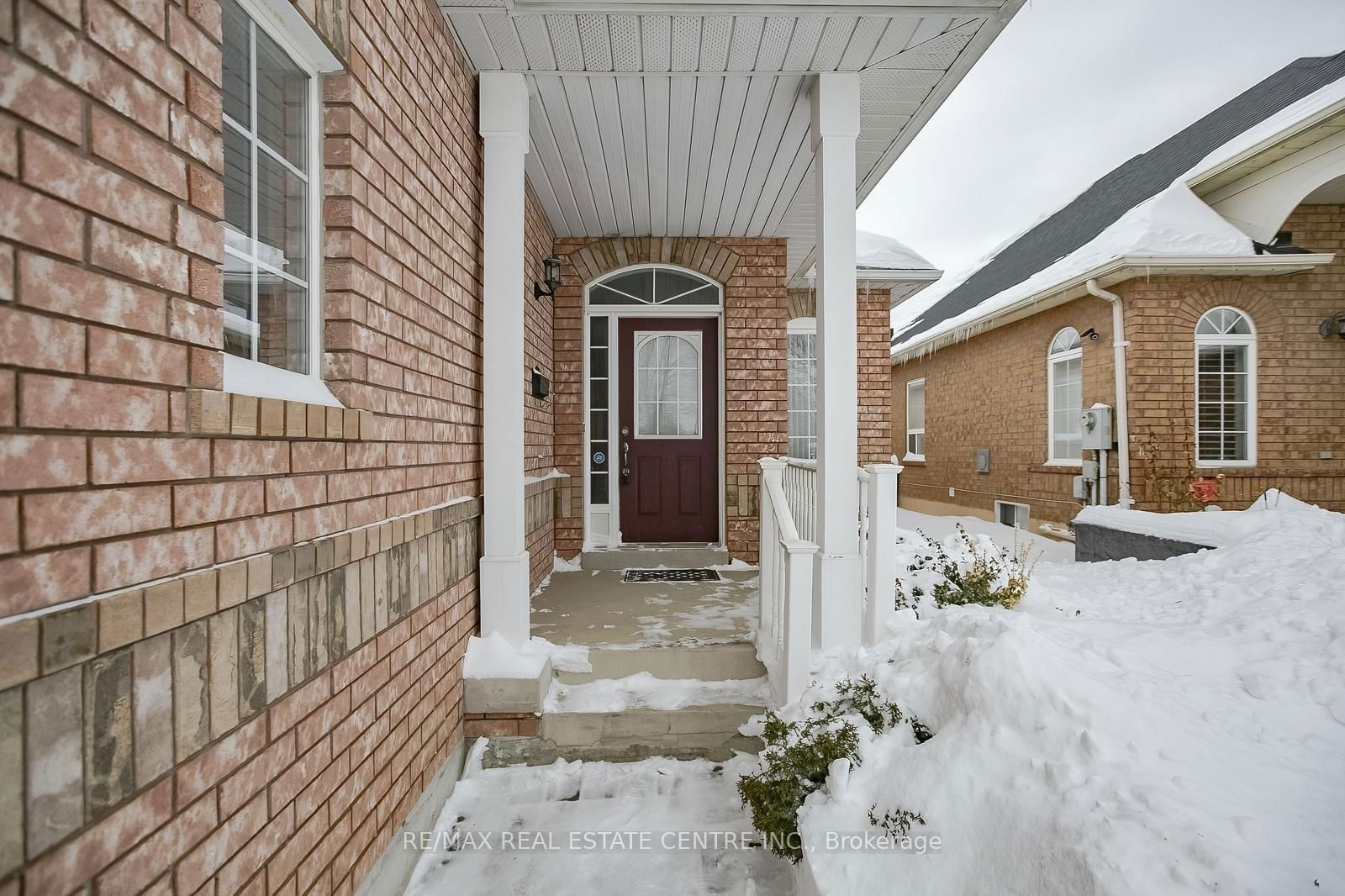 Detached House for sale at 52 Collingwood Avenue, Brampton, Snelgrove, L7A 1L6 - MLS: W11976672