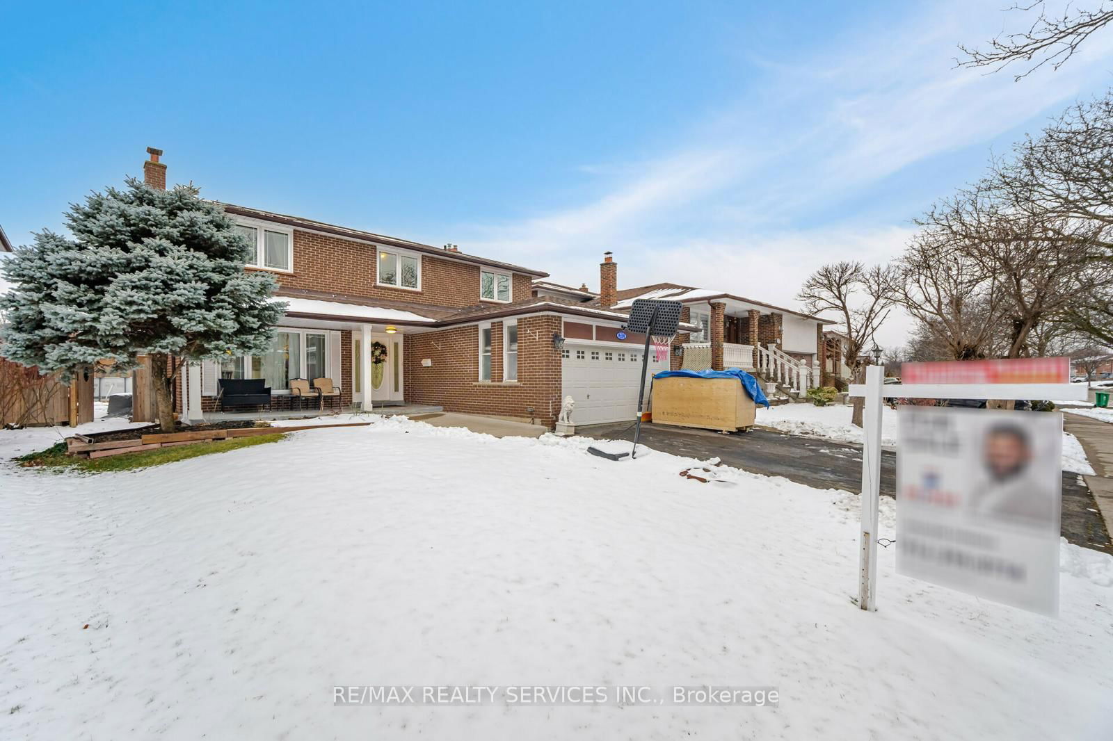 Detached House sold at 277 Centre Street, Brampton, Brampton North, L6V 2R3 - MLS: W11976924