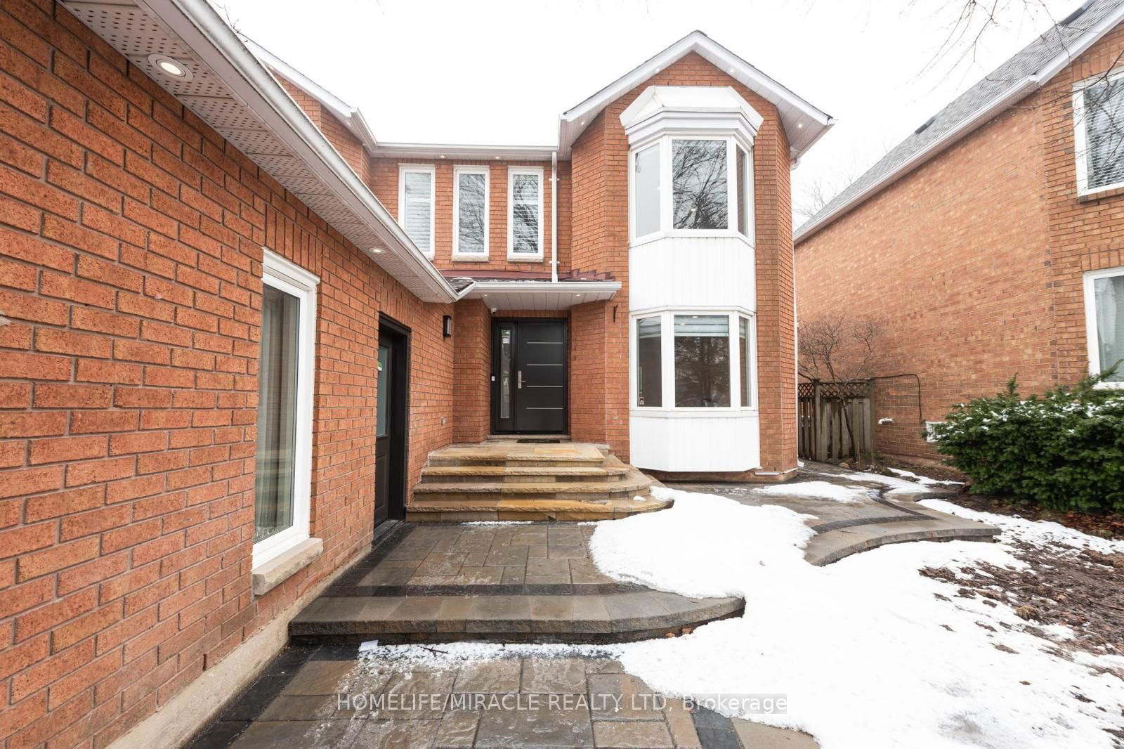 Detached House for lease at Upper-2116 Eighth Line, Oakville, Iroquois Ridge North, L6H 3Z1 - MLS: W11976973