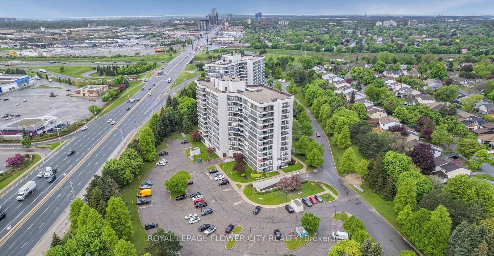 Condo for sale at 603-10 Laurelcrest Street, Brampton, Queen Street Corridor, L6S 5Y3 - MLS: W11977054