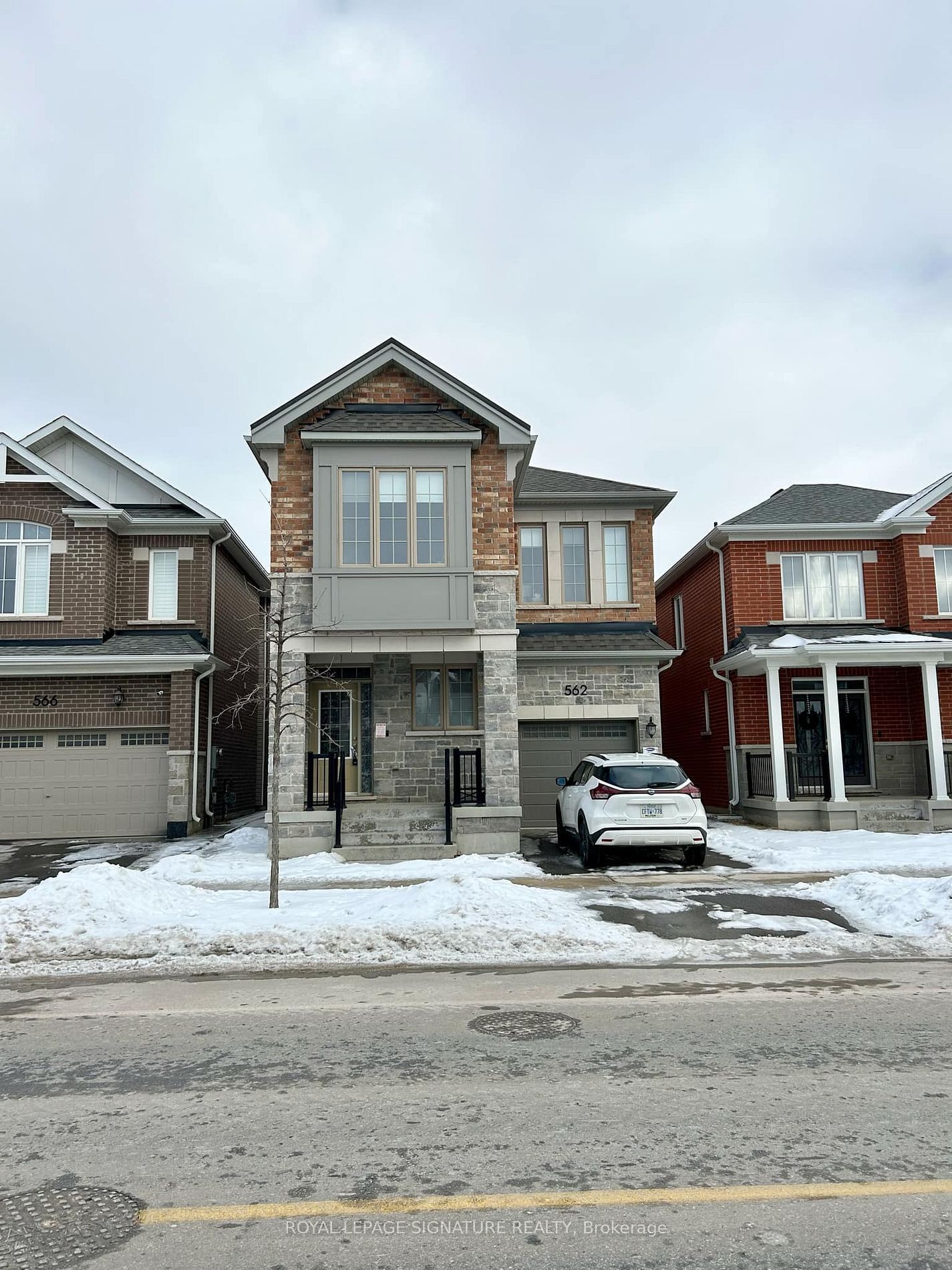 Detached House for lease at 562 Kennedy Circle, Milton, Cobban, L9T 7E7 - MLS: W11977061