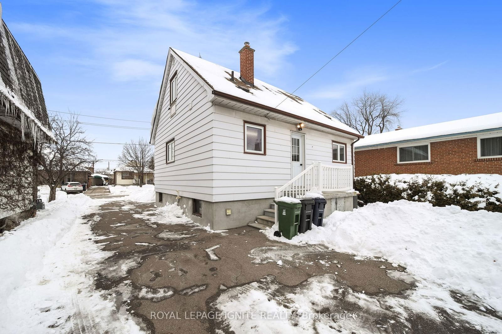 Detached House sold at 161 Regent Road, Toronto, Downsview-Roding-CFB, M3K 1H6 - MLS: W11977291