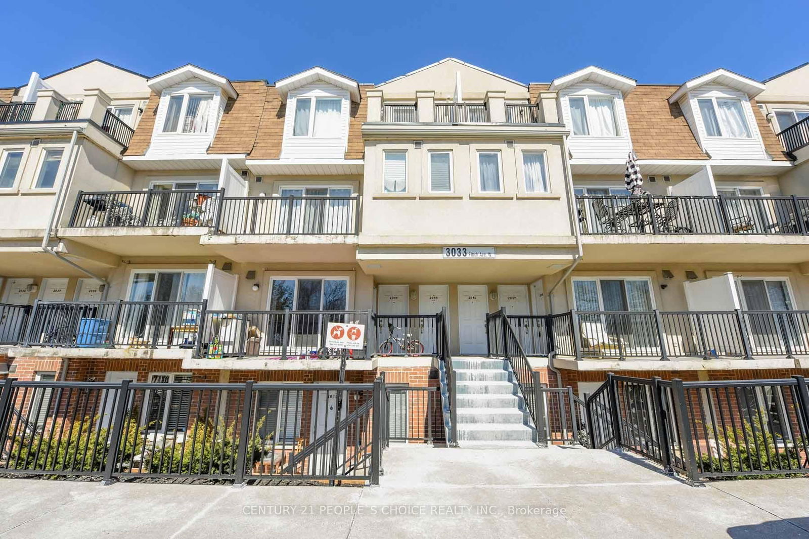 Townhouse for sale at 2045-3033 Finch Avenue, Toronto, Humbermede, M9M 0A3 - MLS: W11977347