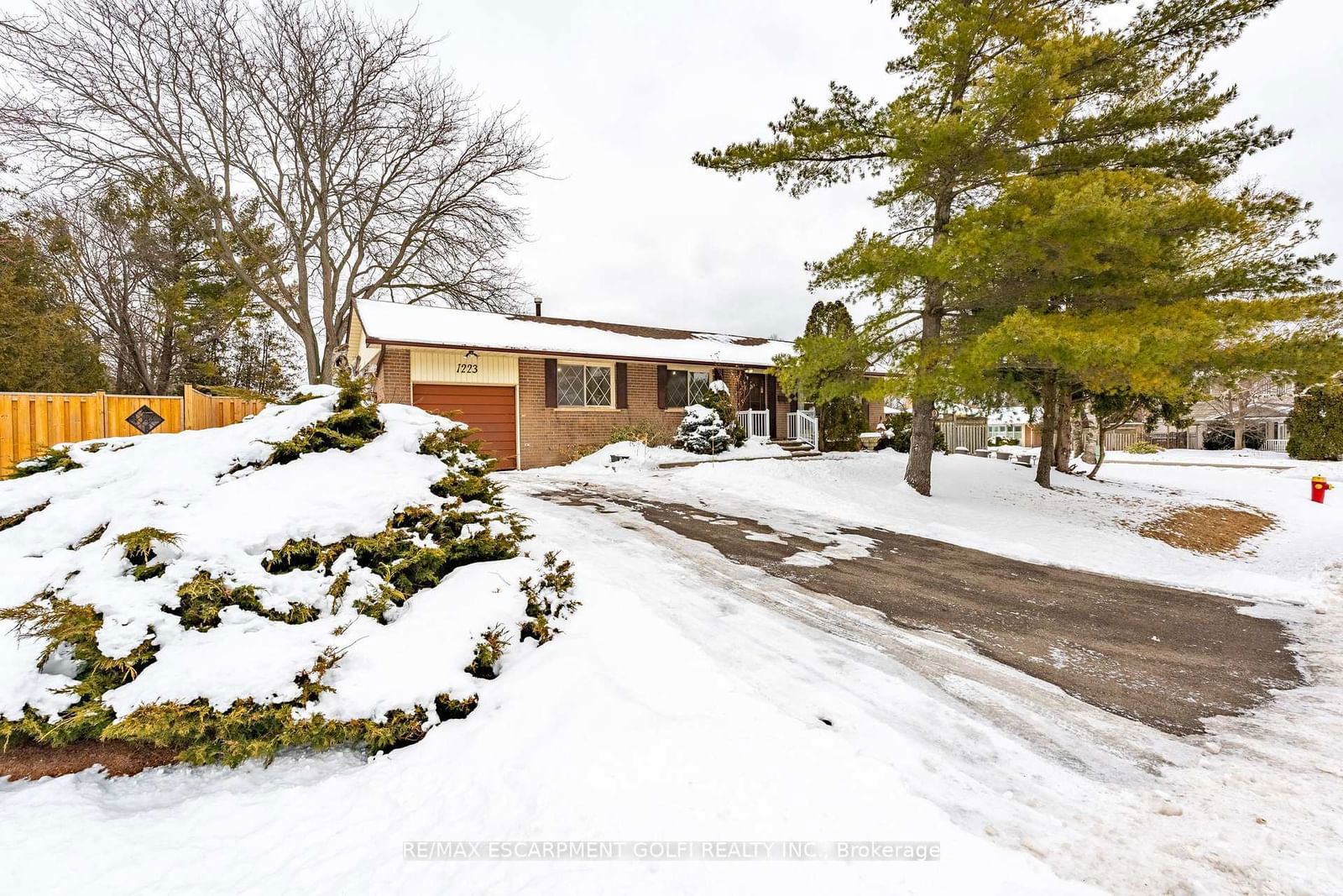 Detached House sold at 1223 Redbank Crescent, Oakville, College Park, L6H 1Y4 - MLS: W11977424