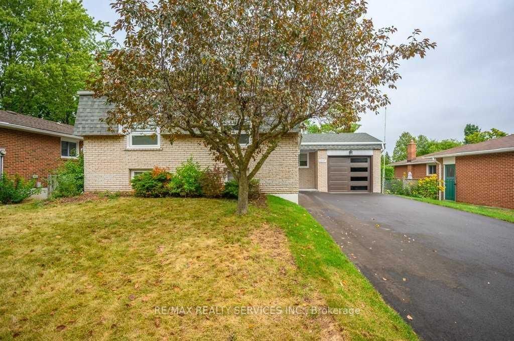 Detached House for lease at 1317 Falgarwood Drive, Oakville, Iroquois Ridge South, L6H 2L7 - MLS: W11977521