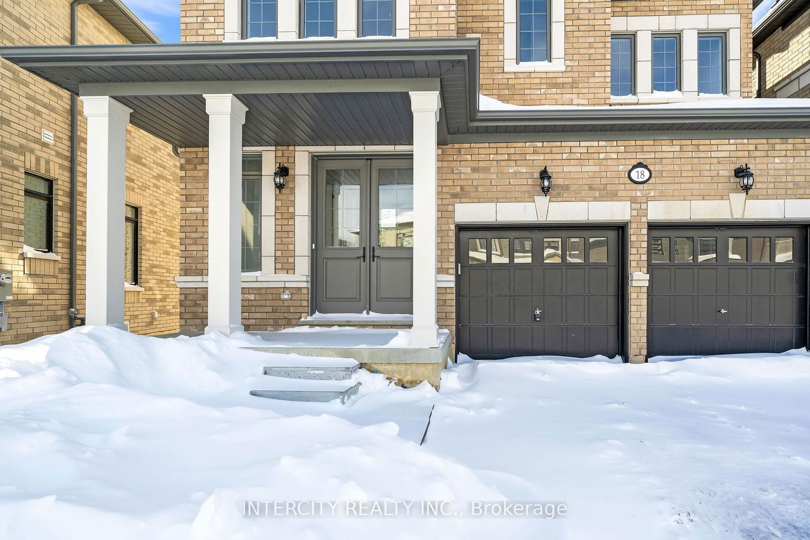 Detached House for sale at 18 Kessler Drive, Brampton, Sandringham-Wellington, L6R 4G2 - MLS: W11977547