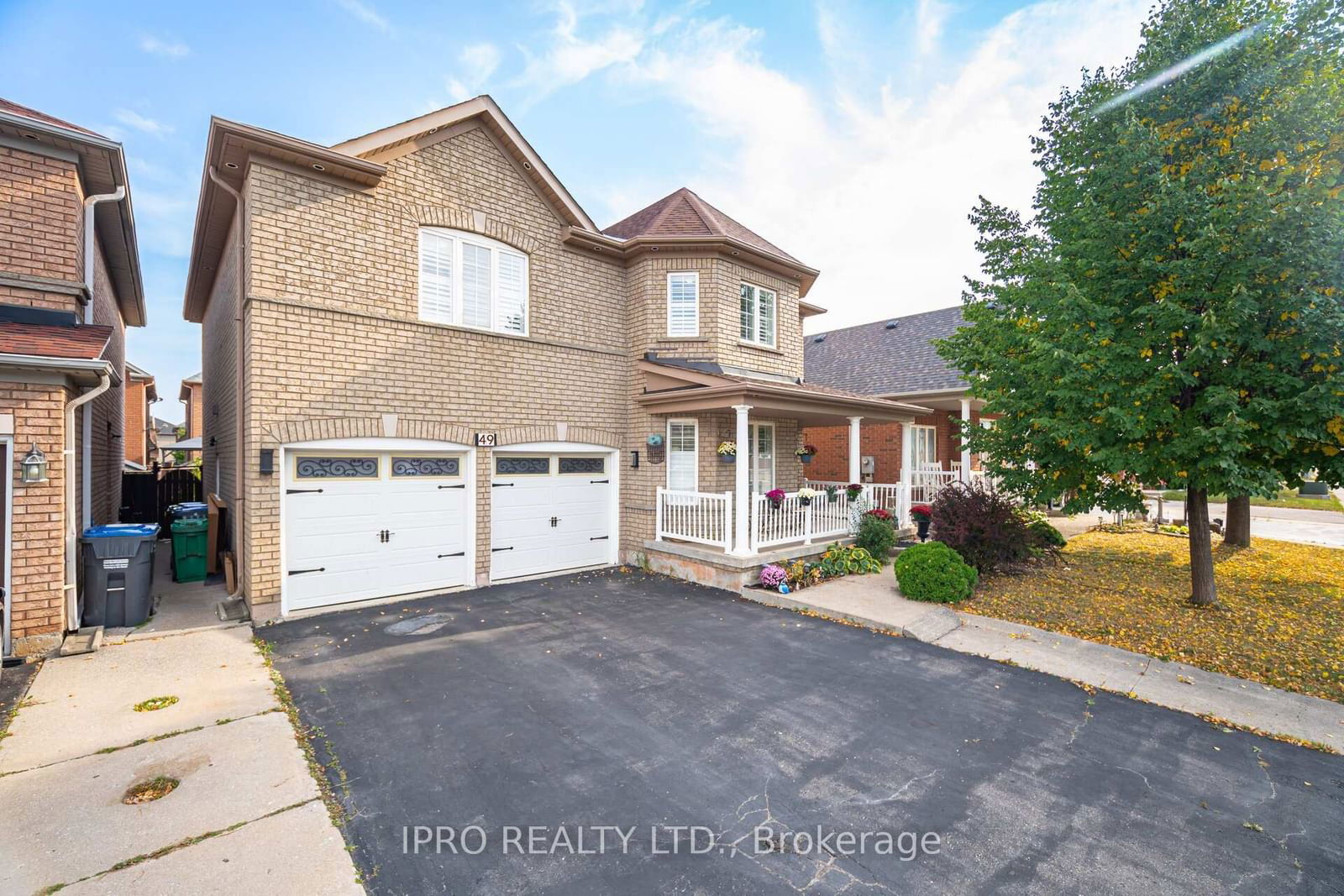 Detached House for sale at 49 Australia Drive, Brampton, Sandringham-Wellington, L6R 3G1 - MLS: W11977583