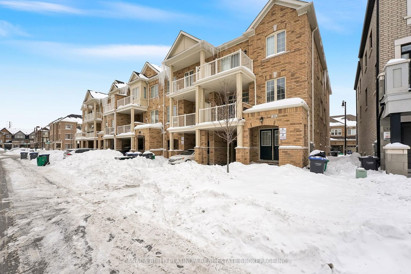 Townhouse for sale at 53 Fruitvale Circle, Brampton, Northwest Brampton, L7A 5B9 - MLS: W11977590