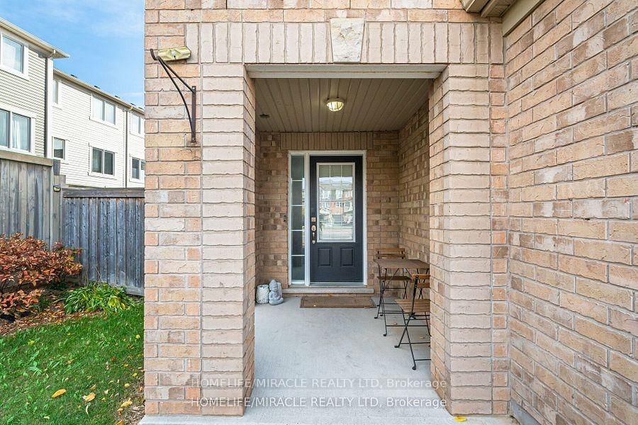 Townhouse for sale at 41 Ashen Tree Lane, Brampton, Northwest Brampton, L7A 0T1 - MLS: W11977600