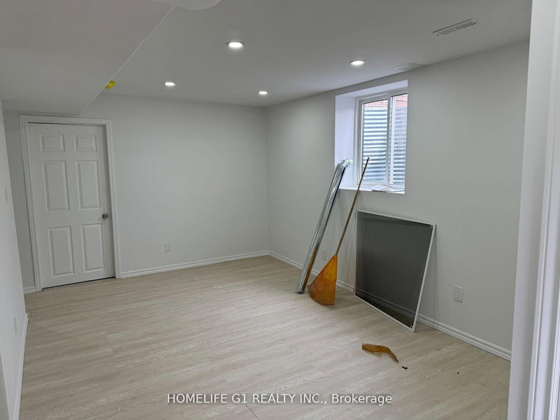 51 Jack Rabbit Cres, Brampton, L6R 2E4 | Image 2