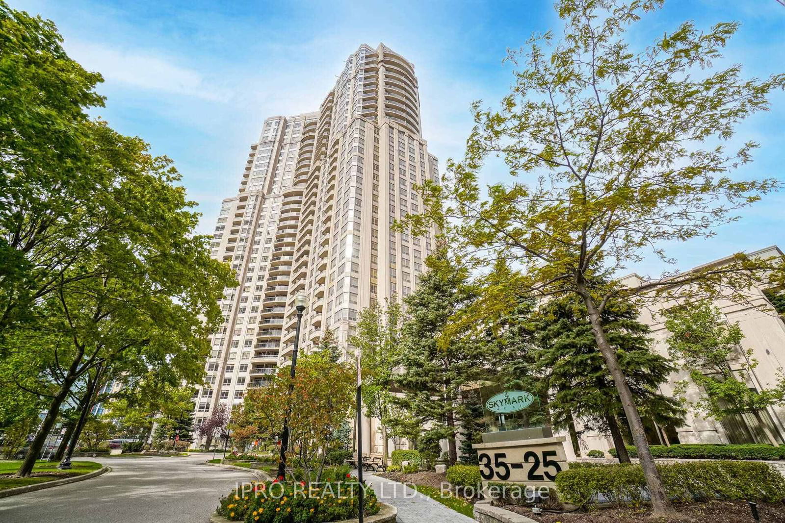 Condo for sale at 506-35 Kingsbridge Garden Circle, Mississauga, Hurontario, L5R 3Z5 - MLS: W11977640