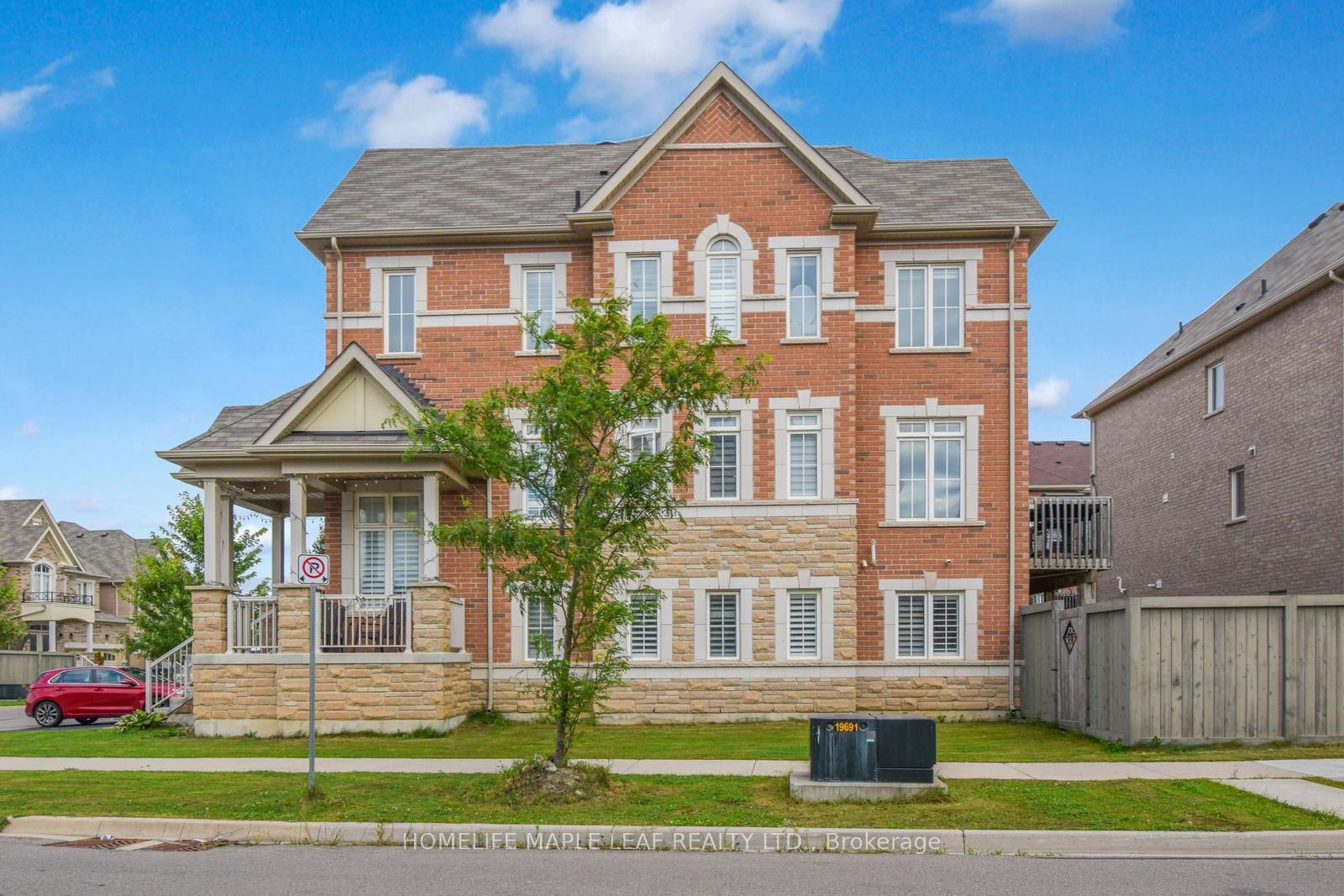 Townhouse for sale at 62 Aldersgate Drive, Brampton, Northwest Brampton, L7A 4A9 - MLS: W11977856