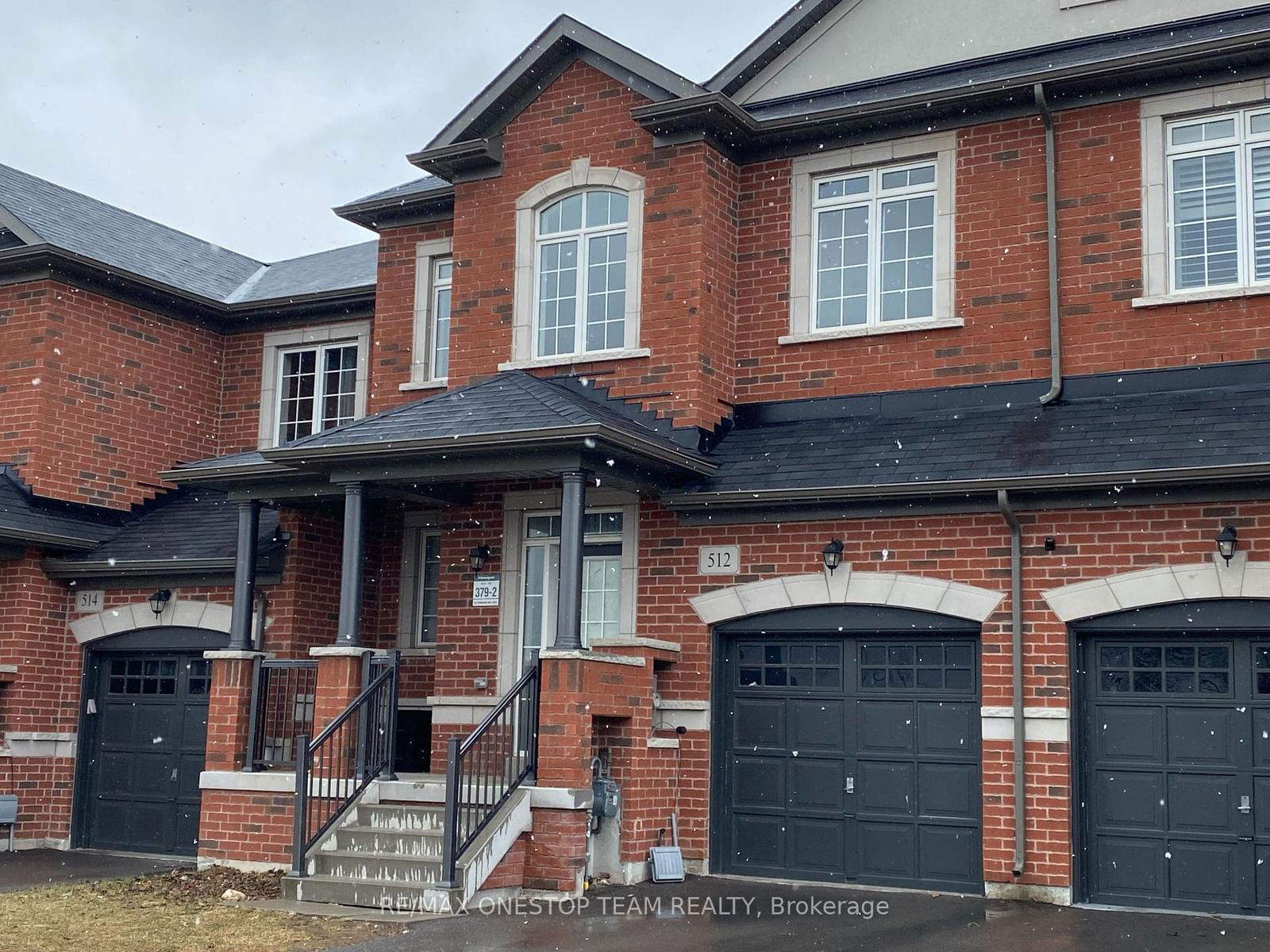 Townhouse for lease at 512 Threshing Mill Boulevard, Oakville, Rural Oakville, L6H 7H5 - MLS: W11978176