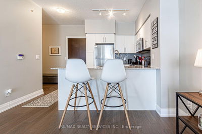 Unit 1507 — 65 Speers Rd, Oakville - Queen Elizabeth image-0-2